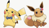 Pikachu e Eevee con diferentes accesorios.