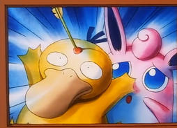 Psyduck recibe el flechazo al defender a Wigglytuff.