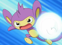 Aipom de Ash Golpe Centrado/Puño Certero.