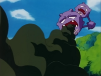 Weezing de James usando Humo/Polución.
