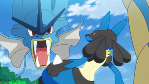 Gyarados usando colmillo hielo.
