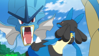 Gyarados de Paul/Polo usando colmillo hielo.