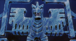 Estatua de Articuno en la isla del Hielo.