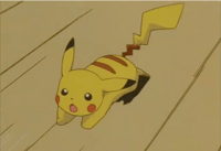 Pikachu usando ataque rápido.