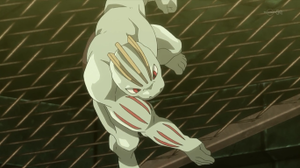 Machoke usando Demolición.