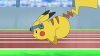 El Pikachu de Ash en el Pokéathlon en la prueba de Saltaobstáculos preparándose para saltar...