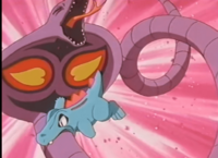 Totodile usando mordisco.