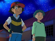 Ash y Angie contemplando las estrellas.