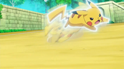 EP941 Pikachu usando ataque rápido.png