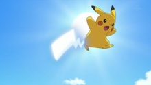 Pikachu de Ash usando cola férrea.