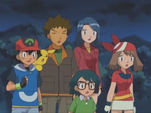 May/Aura (anime) no lleva sus shorts bajo su falda.
