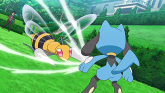 Beedrill de Goh usando as aéreo/golpe aéreo.