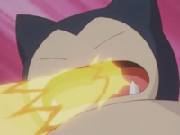 Snorlax usando hiperrayo.