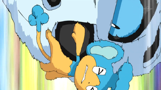 Glalie usando golpe cabeza.