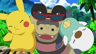 Sandile mordiendo a Pikachu y a Oshawott.