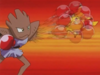 Hitmonchan de Anthony usando puño cometa/golpe cometa.