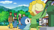 EP606 Sunflora y Piplup llenado la regadera de agua.png