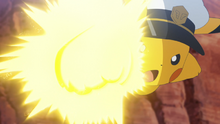 Capitán Pikachu usando puño trueno.