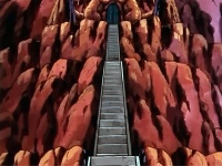 Las escaleras que llevan hasta la entrada del valle.