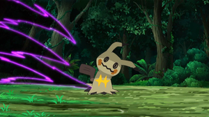 Mimikyu salvaje usando garra umbría.