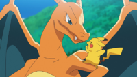 Charizard junto al Pikachu de Ash.
