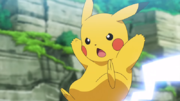 EP1124 Pikachu de Ash usando cola férrea.png