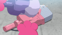 EP1275 Tinkatink creando su martillo.png