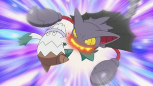 Gliscor de Ash usando colmillo ígneo.