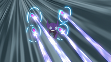 Sableye de Ult usando joya de luz.
