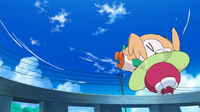 Bounsweet de Mallow/Lulú evitando el placaje del Rowlet salvaje.