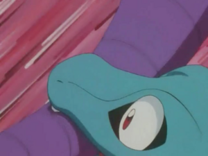 Totodile usando mordisco.
