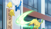 Leafeon de Gama usando hoja aguda.