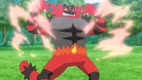 Incineroar de Nyabiko usando corpulencia.