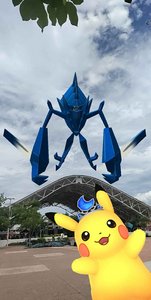 Pikachu con corona de luna en las instantáneas por motivo del Festival de Pokémon GO 2024