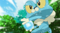 Froakie usando hidropulso.