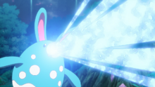 Azumarill de Danika usando rayo hielo.
