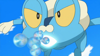 Froakie usando burbuja.