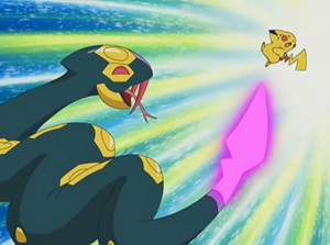 Seviper usando cola veneno.