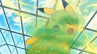 Pikachu de Ash casi dormido por somnífero.