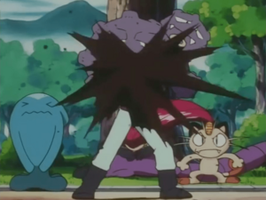 Weezing usando residuos.