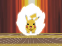 Pikachu usando ataque rápido.